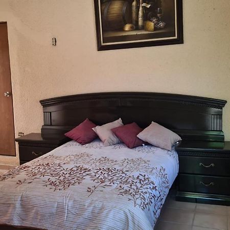 Room In Guest Room - Padrinos Hostal La Paz Full House Zewnętrze zdjęcie